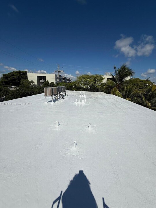 7025 Rue Granville in Miami Beach, FL - Building Photo