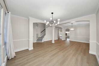 811 Childers Ct in Stafford, TX - Building Photo - Building Photo