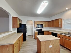 11039 Arabian Palm in San Antonio, TX - Foto de edificio - Building Photo