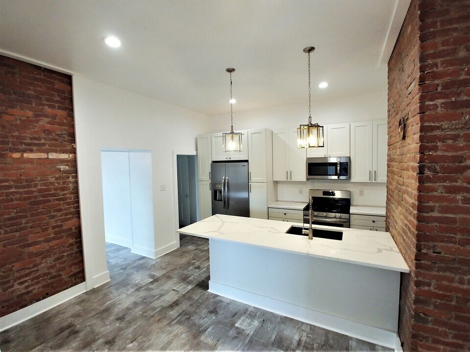 400 Walter St in Pittsburgh, PA - Building Photo