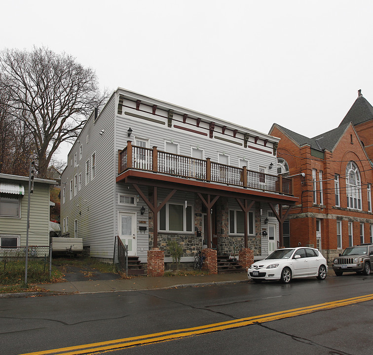 33 S Main St in Castleton On Hudson, NY - Building Photo