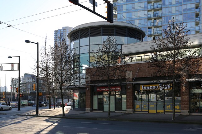 Max II in Vancouver, BC - Building Photo - Building Photo