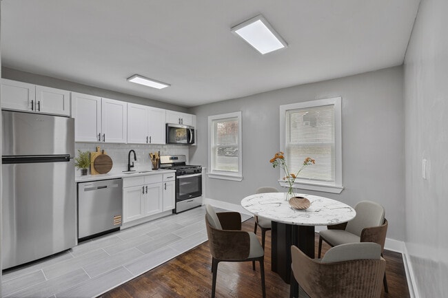 Grand Lee Apartments in Leonia, NJ - Foto de edificio - Building Photo