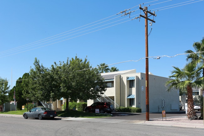 East Gate Apartments in Tucson, AZ - Building Photo - Building Photo