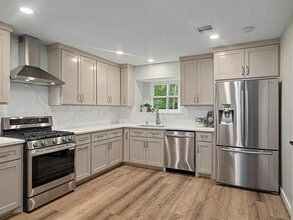 13 Leverwood Ct in Spring, TX - Building Photo - Building Photo