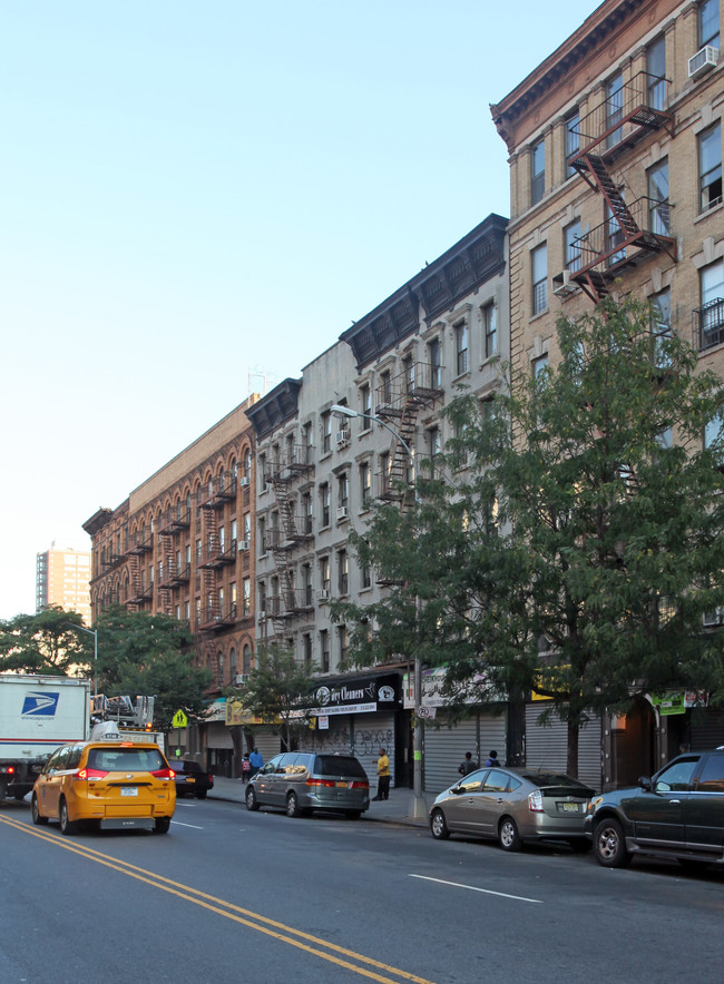 247-253 W 116th St in New York, NY - Foto de edificio - Building Photo