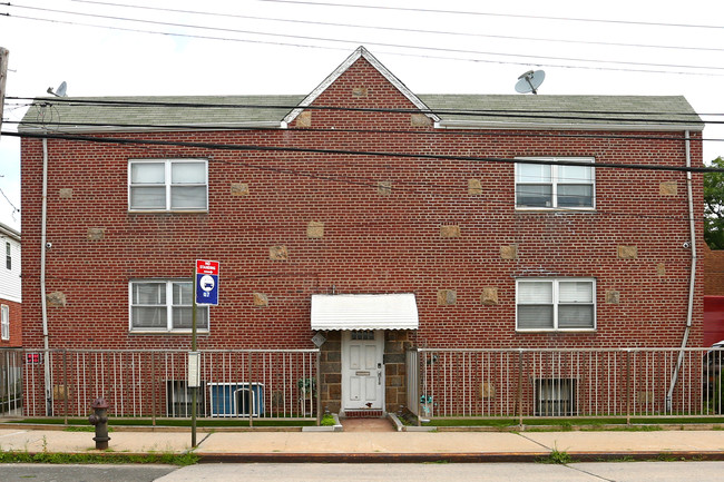 75-15 Pitkin Ave in Ozone Park, NY - Building Photo - Building Photo