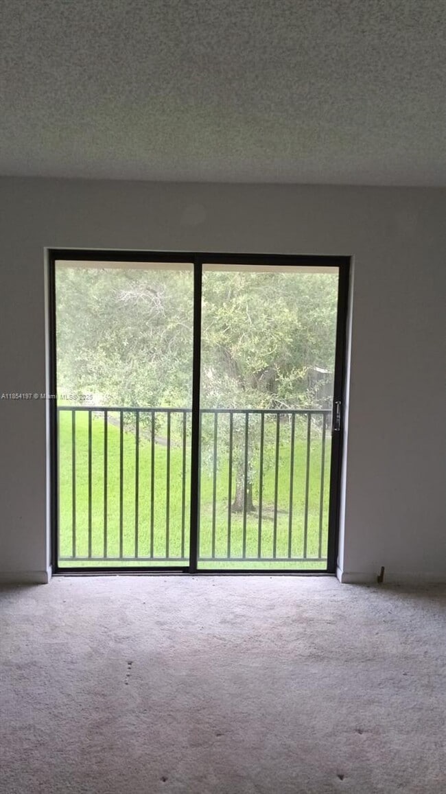 5835 Washington St in Hollywood, FL - Building Photo - Building Photo