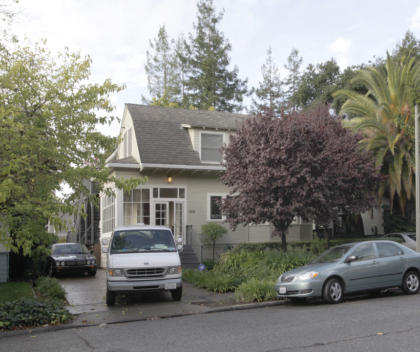 928 Waverly St in Palo Alto, CA - Building Photo