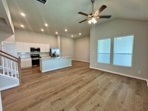 237 Schrader Dr in Buda, TX - Building Photo - Building Photo