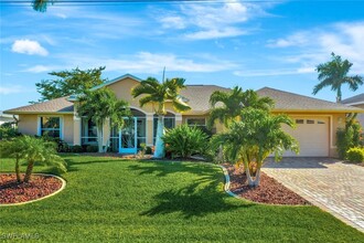 5009 SW 20th Pl in Cape Coral, FL - Foto de edificio - Building Photo