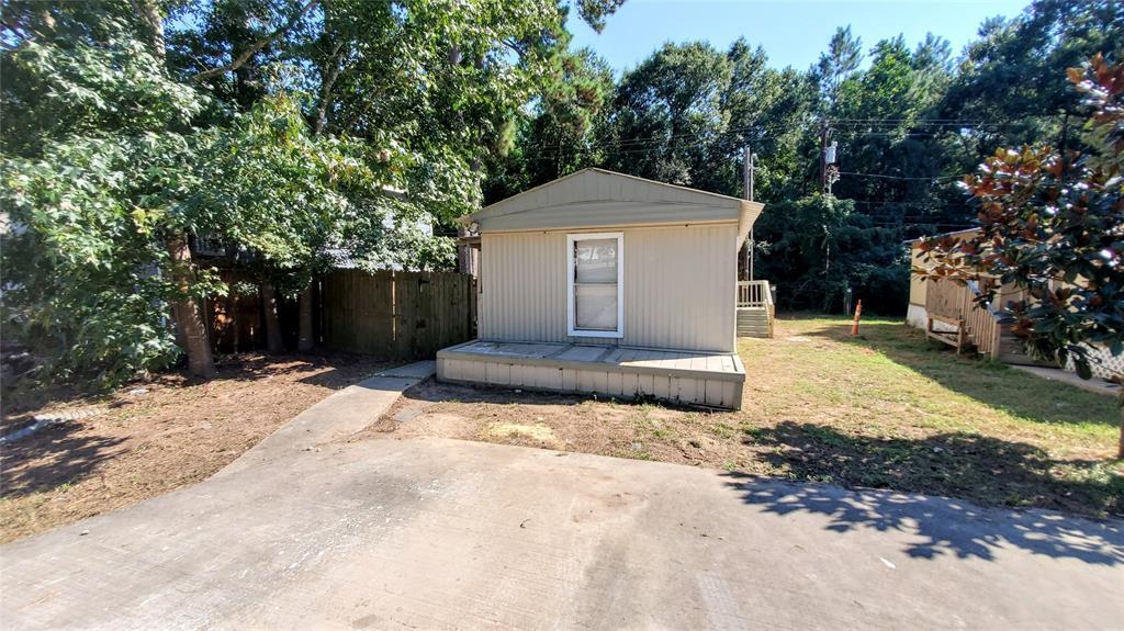 918 Queenswood St in Montgomery, TX - Building Photo