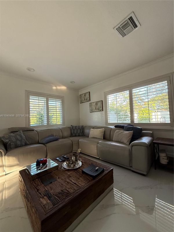 10194 SW 202nd Terrace in Cutler Bay, FL - Foto de edificio - Building Photo