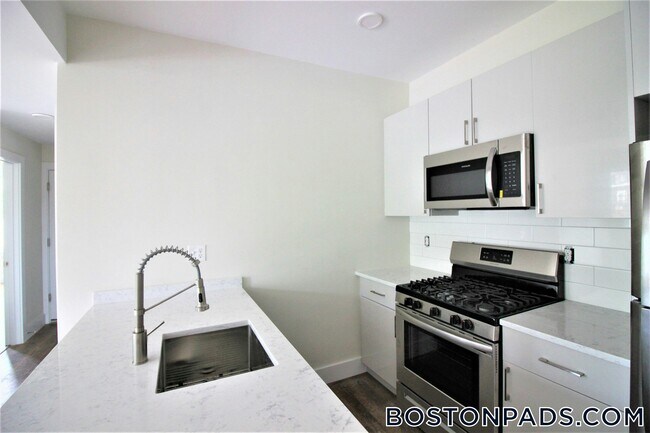 843 Columbia Rd