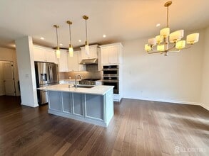 5 Wisteria Ct in Monroe Township, NJ - Building Photo - Building Photo