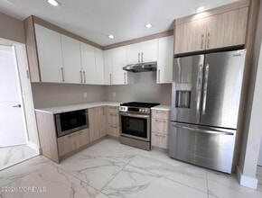 70 Maryland Ave in West Long Branch, NJ - Building Photo - Building Photo