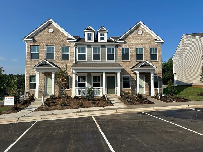 1201 Darlington Dr in Lowell, NC - Building Photo