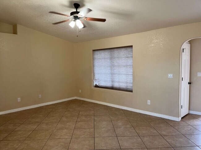 3240 Medicine Bow Dr in Lake Havasu City, AZ - Building Photo - Building Photo