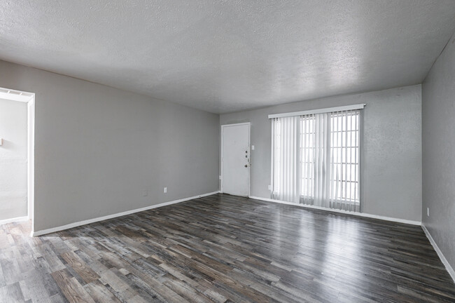 Cantera Apartment Homes in Carrollton, TX - Foto de edificio - Interior Photo