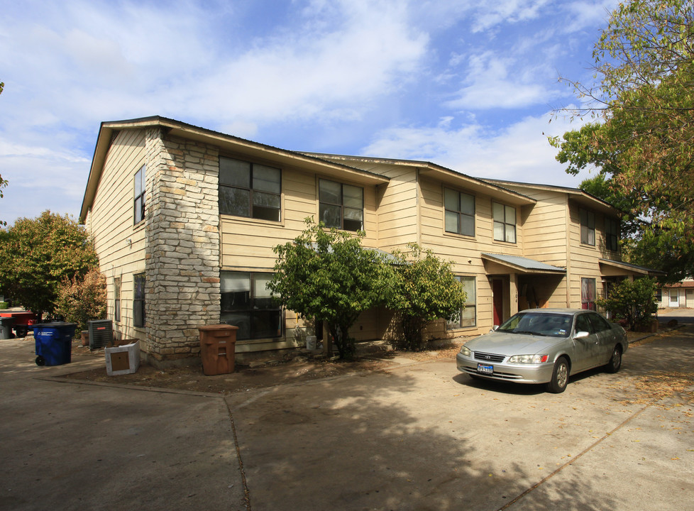 2301 Polaris Ave in Austin, TX - Building Photo