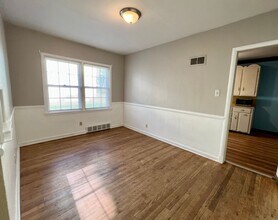 1622 Fairview Ave in Manhattan, KS - Building Photo - Building Photo