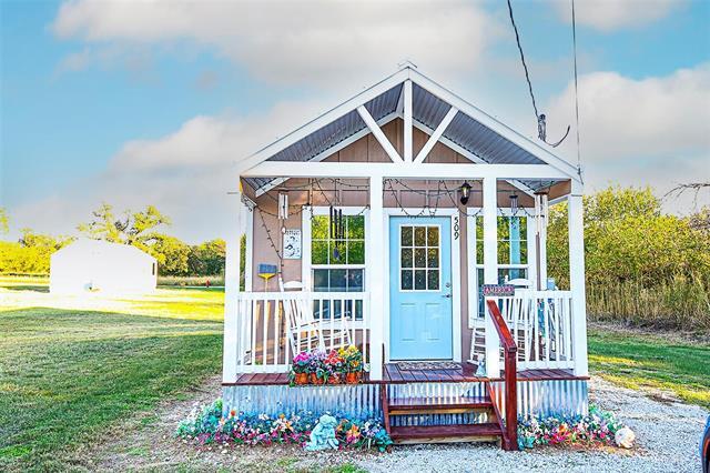 509 Ussery St in Bowie, TX - Building Photo