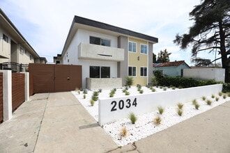 2034 Garth Avenue in Los Angeles, CA - Building Photo - Building Photo