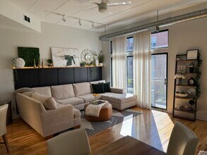 936 W Madison St in Chicago, IL - Foto de edificio - Building Photo