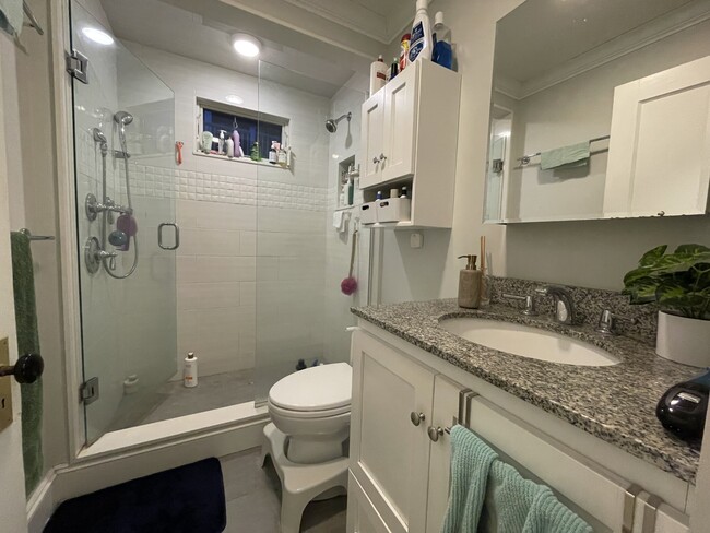 34 Leonard St, Unit 1 in Somerville, MA - Foto de edificio - Building Photo