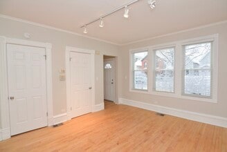 2528 W Charleston St, Unit 1 in Chicago, IL - Building Photo - Building Photo