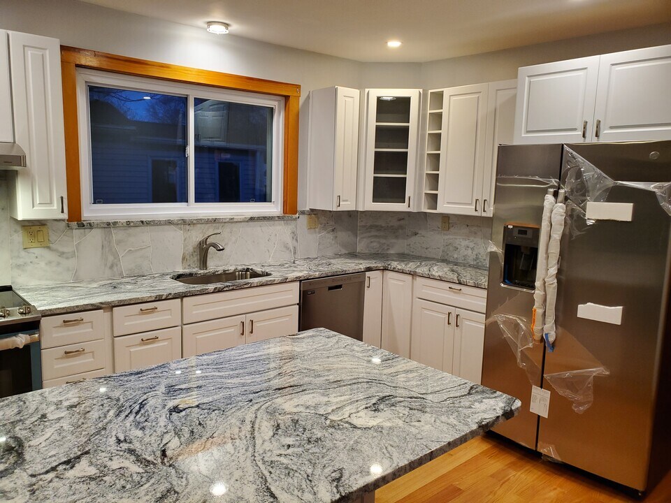 38 Forest St, Unit #1 in Peabody, MA - Foto de edificio