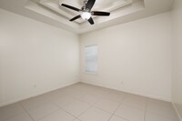 812 E Myrtle Beach Ave, Unit 4 in McAllen, TX - Foto de edificio - Building Photo