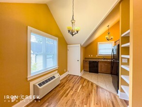 90 Rumbough Pl in Asheville, NC - Building Photo - Building Photo