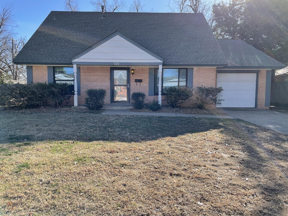 1620 Cherry Stone St in Norman, OK - Building Photo