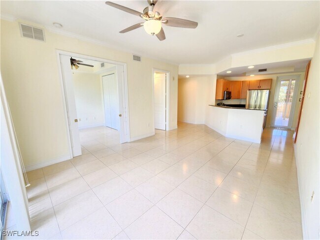 4420 Bonita Beach Walk Dr in Bonita Springs, FL - Foto de edificio - Building Photo