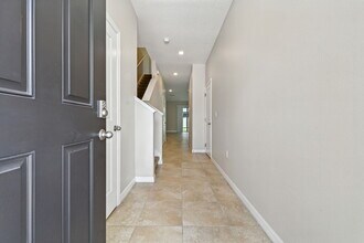 6528 Serenity Fall Ln in Sarasota, FL - Building Photo - Building Photo
