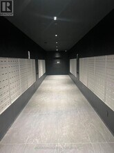 30 Upper Mall Wy in Vaughan, ON - Building Photo - Building Photo