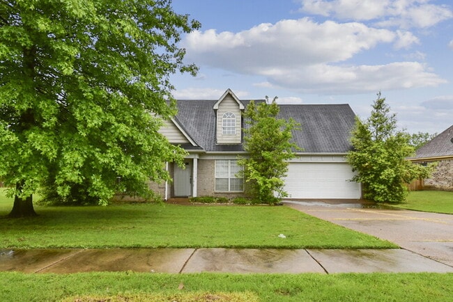 2485 Kindlewood Dr