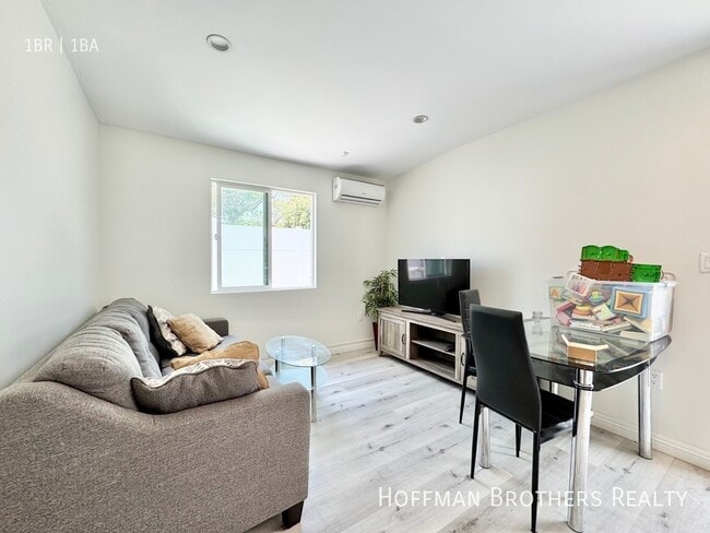 property at 418 S Citrus Ave