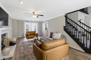 2005 Hunters Pl in Mount Juliet, TN - Building Photo