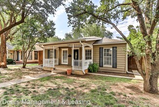 2711 22nd St in Lubbock, TX - Building Photo - Building Photo