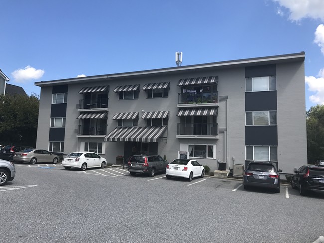 Charles at Woodbrook in Baltimore, MD - Building Photo - Building Photo
