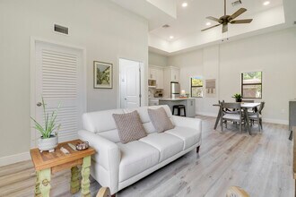 10735 Lantana Rd in Wellington, FL - Building Photo - Building Photo