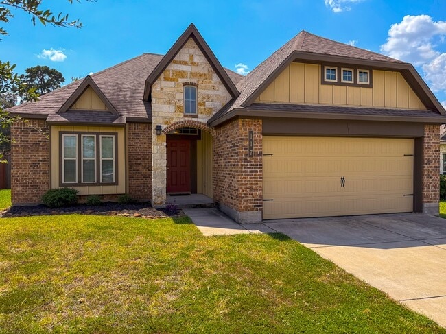 117 Green Haven Dr in Huntsville, TX - Foto de edificio - Building Photo