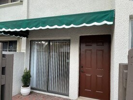 11339 SW 71st Ln in Miami, FL - Building Photo