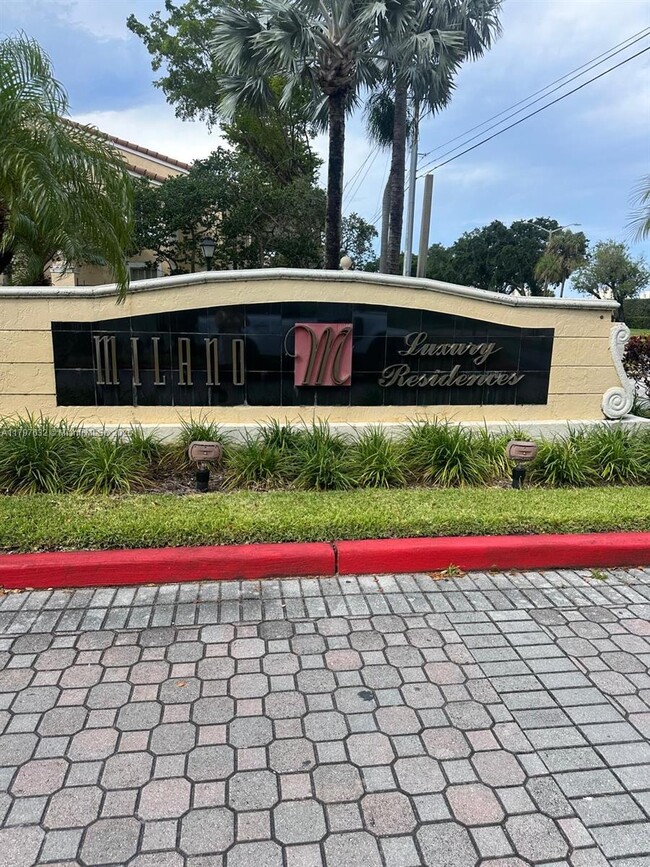 1721 Village Blvd in West Palm Beach, FL - Building Photo - Building Photo