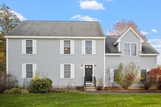 131 Forest Hill Way in Manchester, NH - Building Photo - Building Photo
