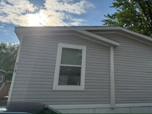 property at 318 Oriole Ln