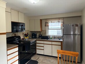 105 Robert Dr in Syracuse, NY - Building Photo - Building Photo