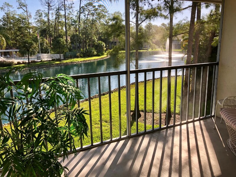 5780 Woodmere Lake Cir in Naples, FL - Building Photo